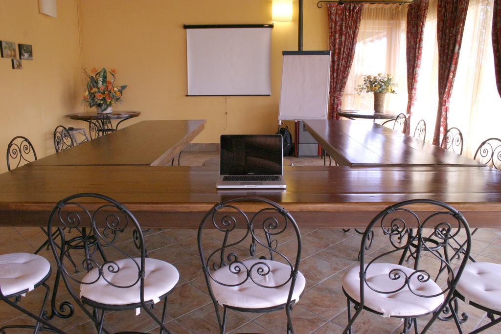 Hotel Don Carlo Broni Extérieur photo