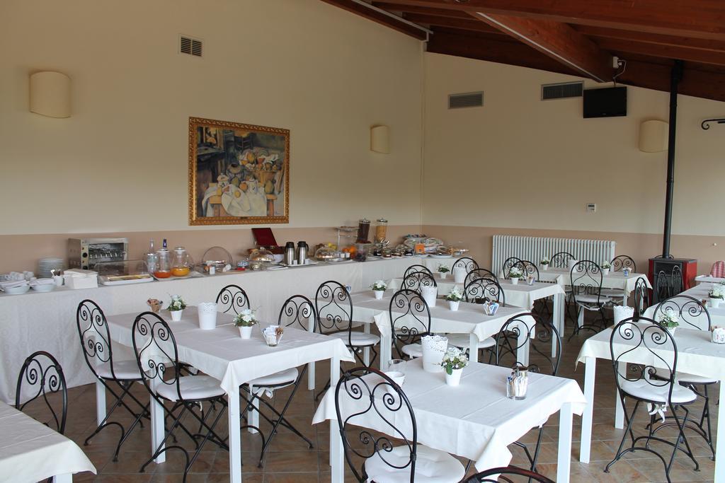 Hotel Don Carlo Broni Extérieur photo