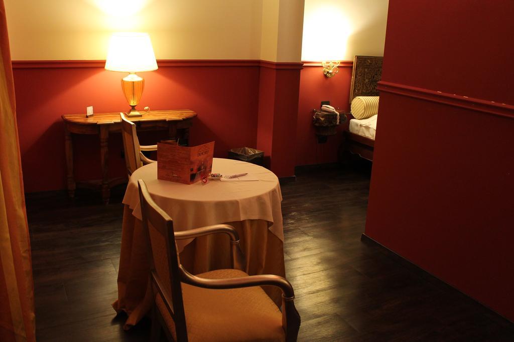 Hotel Don Carlo Broni Extérieur photo
