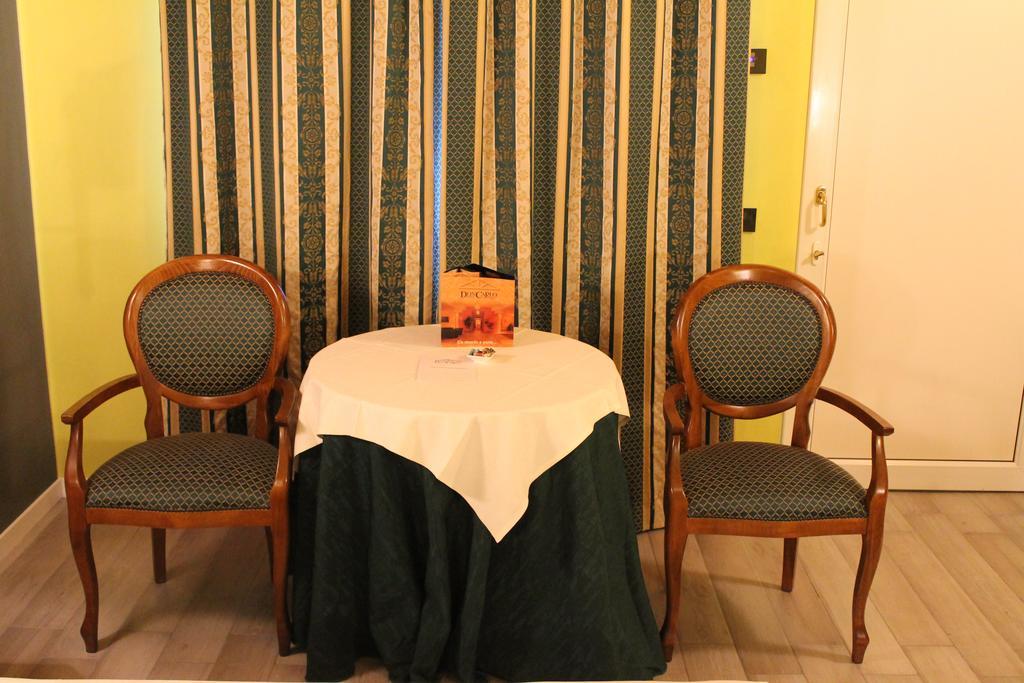 Hotel Don Carlo Broni Extérieur photo